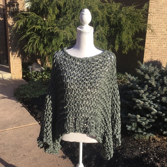 Gorgeous Handknit Boho Chic Deep Sage Green Top - Picture 1 of 1
